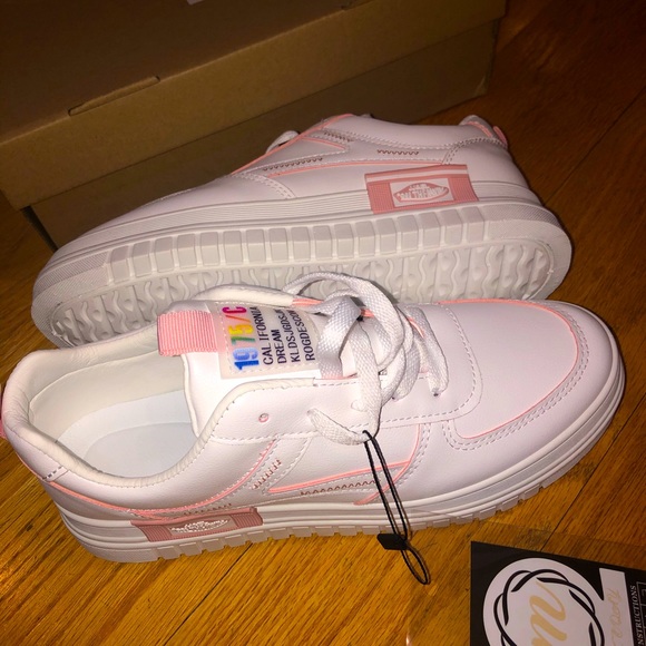 Shoes - Beautiful Women’s Sneakers